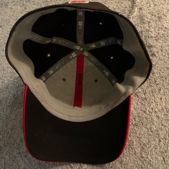 Men’s Hat - Picture 4 of 8